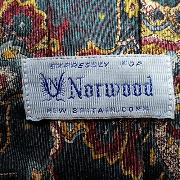 Norwood Neck Tie 100% Imported Silk - Picture 3 of 4